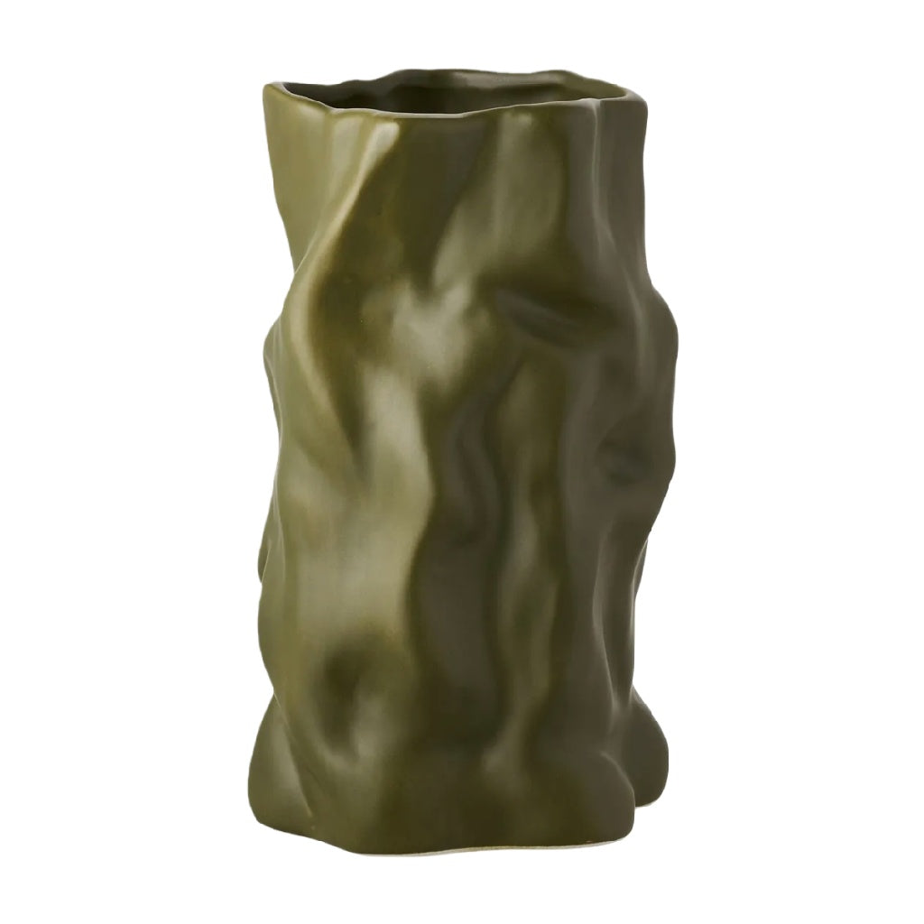 Artistieke Olijfgroene Keramische Vaas met Dynamische Plooien - Industrieel Organisch Design - Mat Afgewerkte Sculptuur Vaas